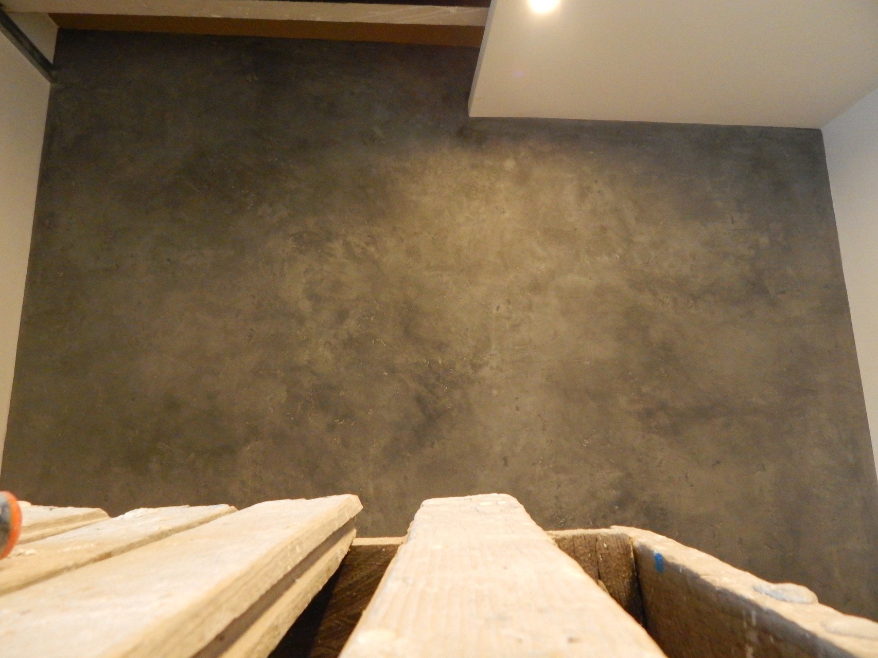 Можно бетонная штукатурка. Декоративная штукатурка для стен арт бетон. Арт бетон декоративная штукатурка в интерьере. Декоративнаяштукатурка«арт-бетон». Арт бетон микроцемент.