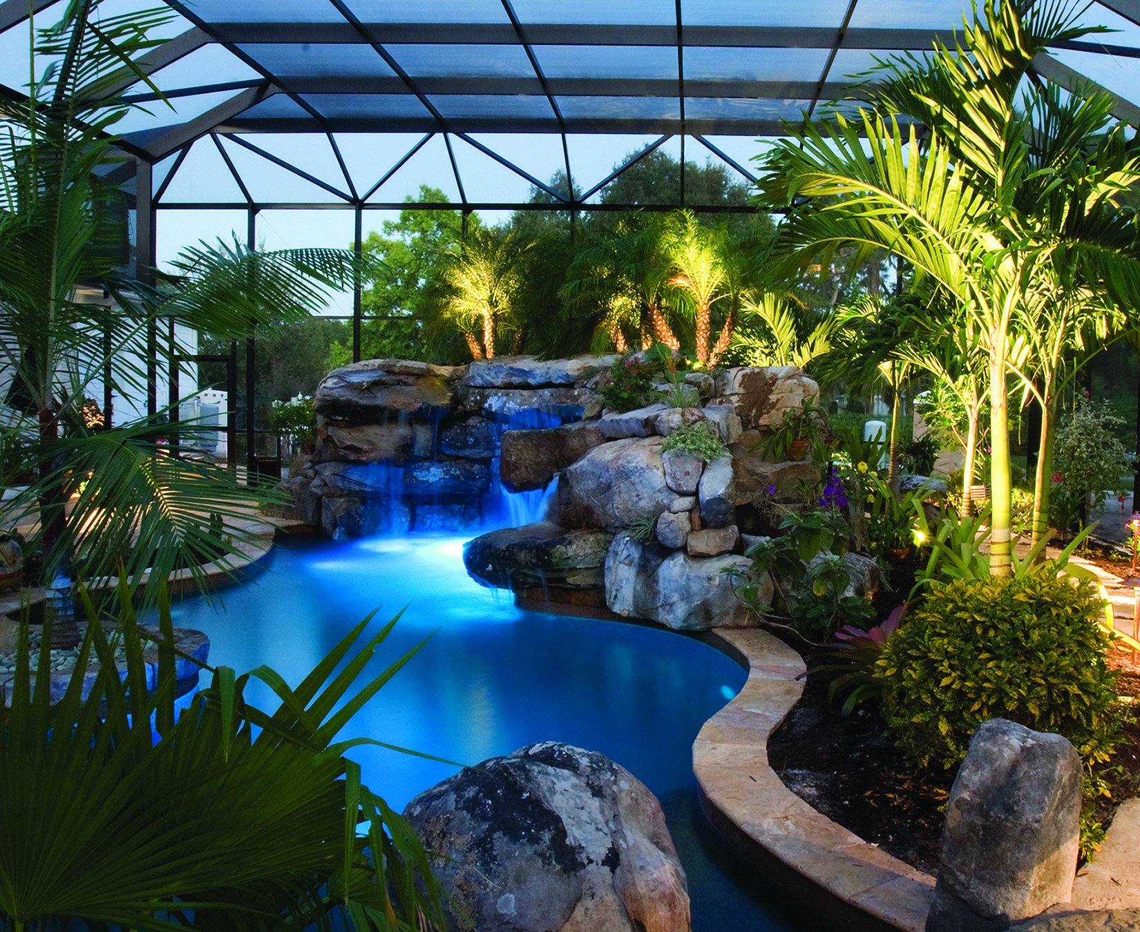 Субтропический зимний сад. Тропическая оранжерея бассейн зимний сад. Оранжерея с бассейном в частном доме. Зимний сад с бассейном.