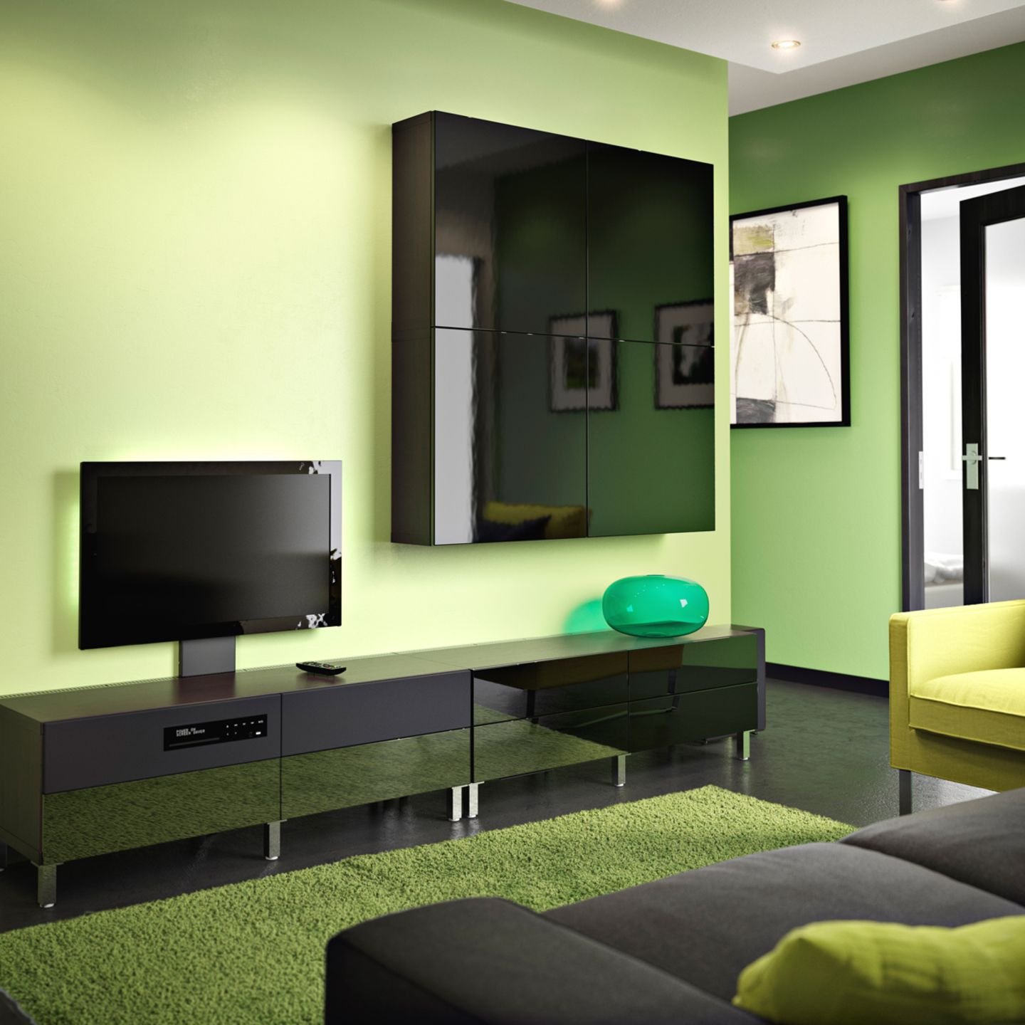 Какой цвет расширяет. Гостиная в салатовых тонах. Зеленые стены в гостиной. Гостиная с зелеными стенами. Гостиная в зеленых тонах.