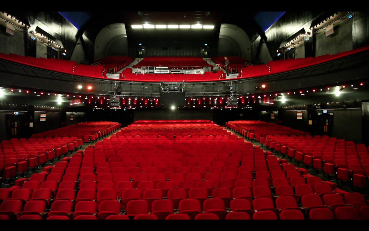 Париж Олимпия. Дворец Олимпия концертный зал. Театр Олимпия в Париже. Концертный зал Олимпия Пелес.