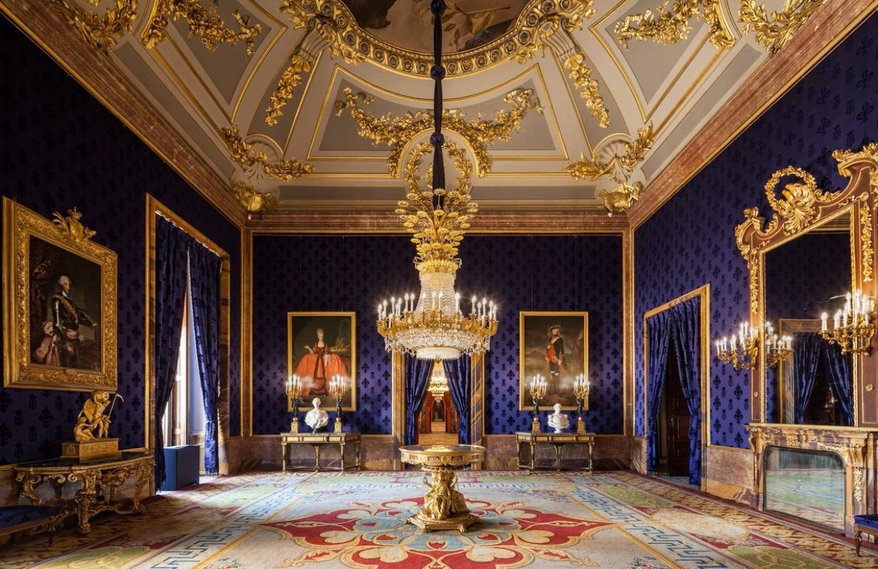 Владения наши царственно богаты. Королевский дворец Palacio real Мадрид. Королевский дворец Мадрид залы. Королевский дворец в Мадриде внутри. Королевский дворец в Мадриде Барокко.