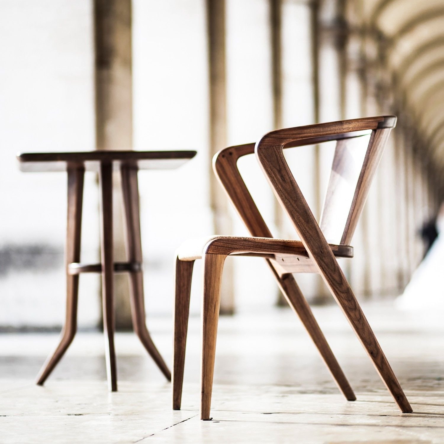 Купить стулья гостиной деревянные. Стул Portuguese roots Chair. Стул Авиньон хофф. Стул Alexandre caldas. Дизайнерские стулья.