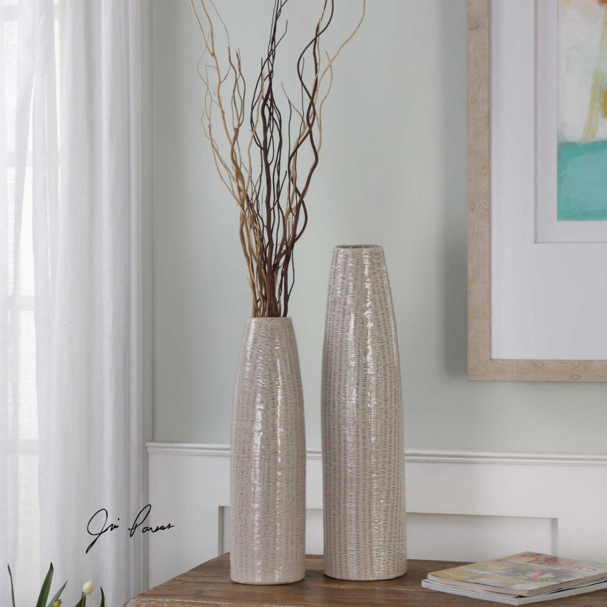 Что кроме цветов можно поставить в вазу. Напольная ваза. Декор для напольной вазы. Напольные вазы для цветов. Напольная ваза в интерьере.