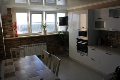 Кухня объединенная с балконом