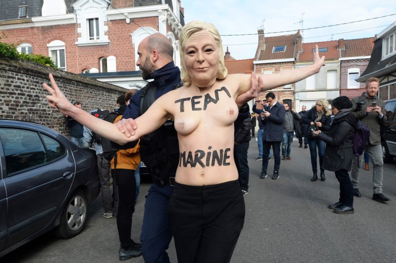 Активистки femen