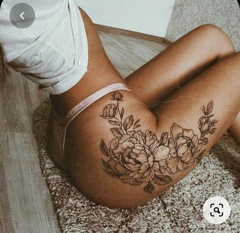 Женские тату на бедре