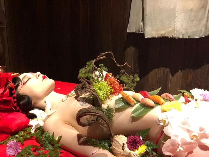 Nyotaimori токио