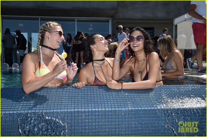 Spring breakers селена гомес