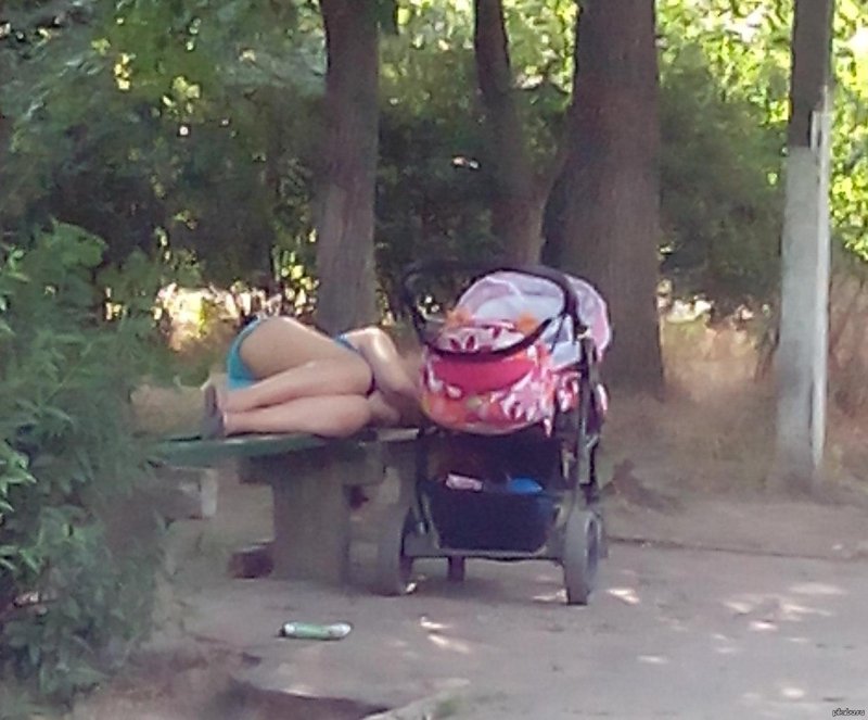 Мамки с колясками