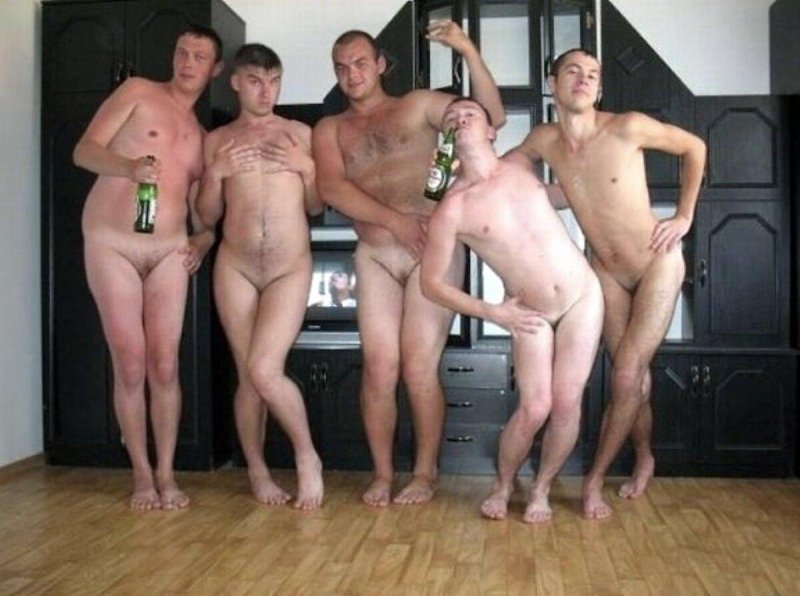 Фотосессия голых мужчин
