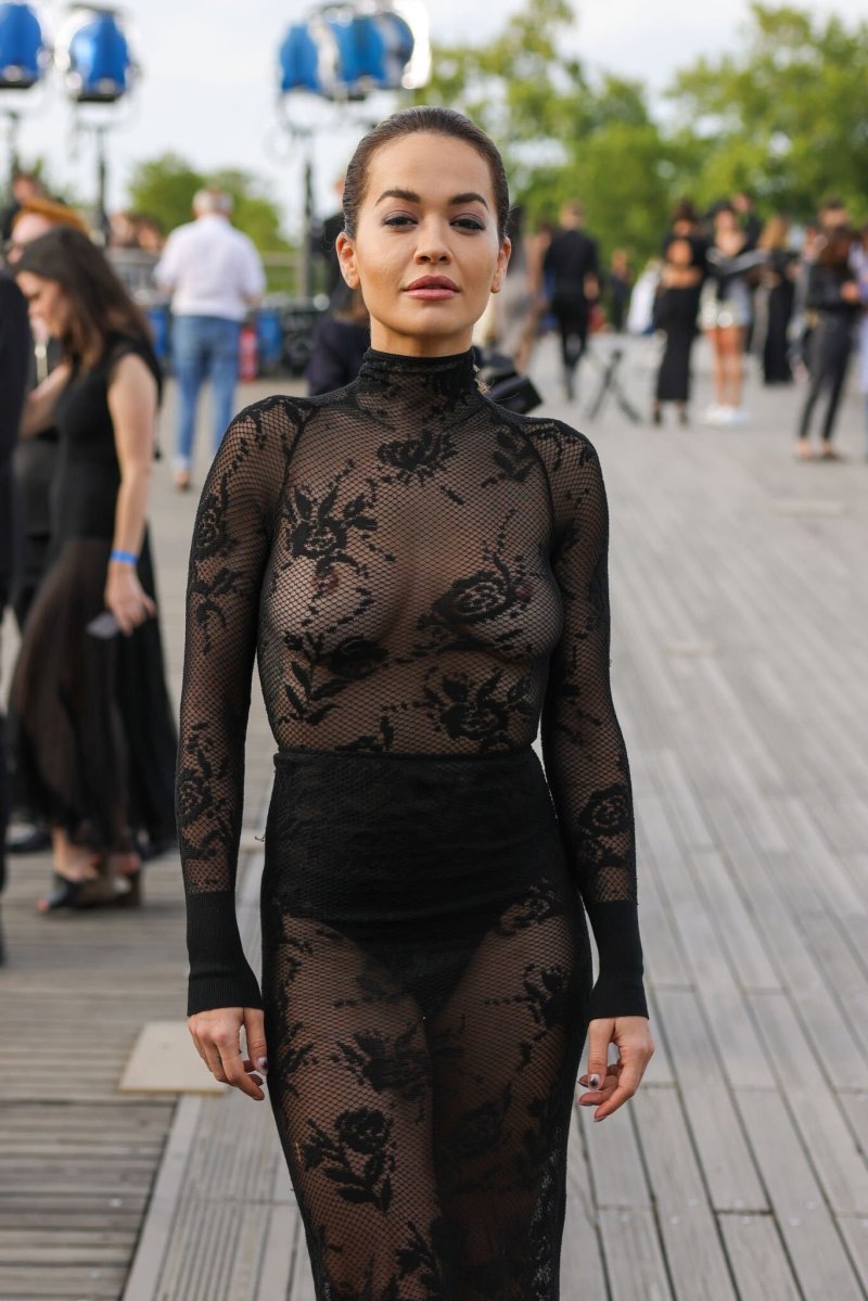 Просвечивающиеся платья