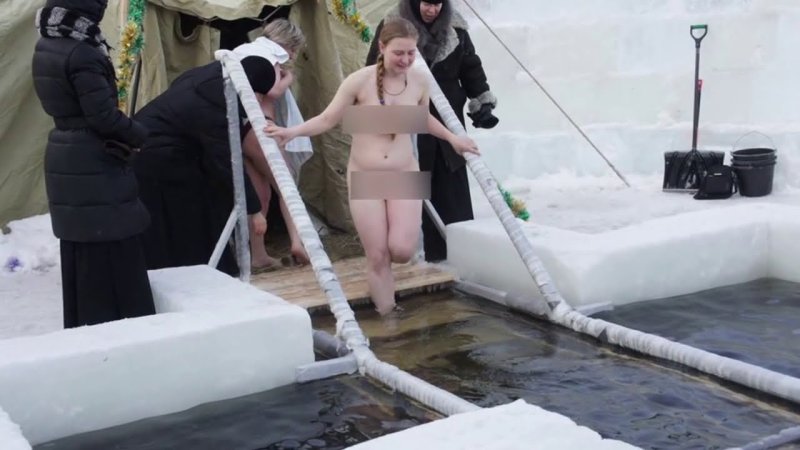 Крещение прорубь голые женщины
